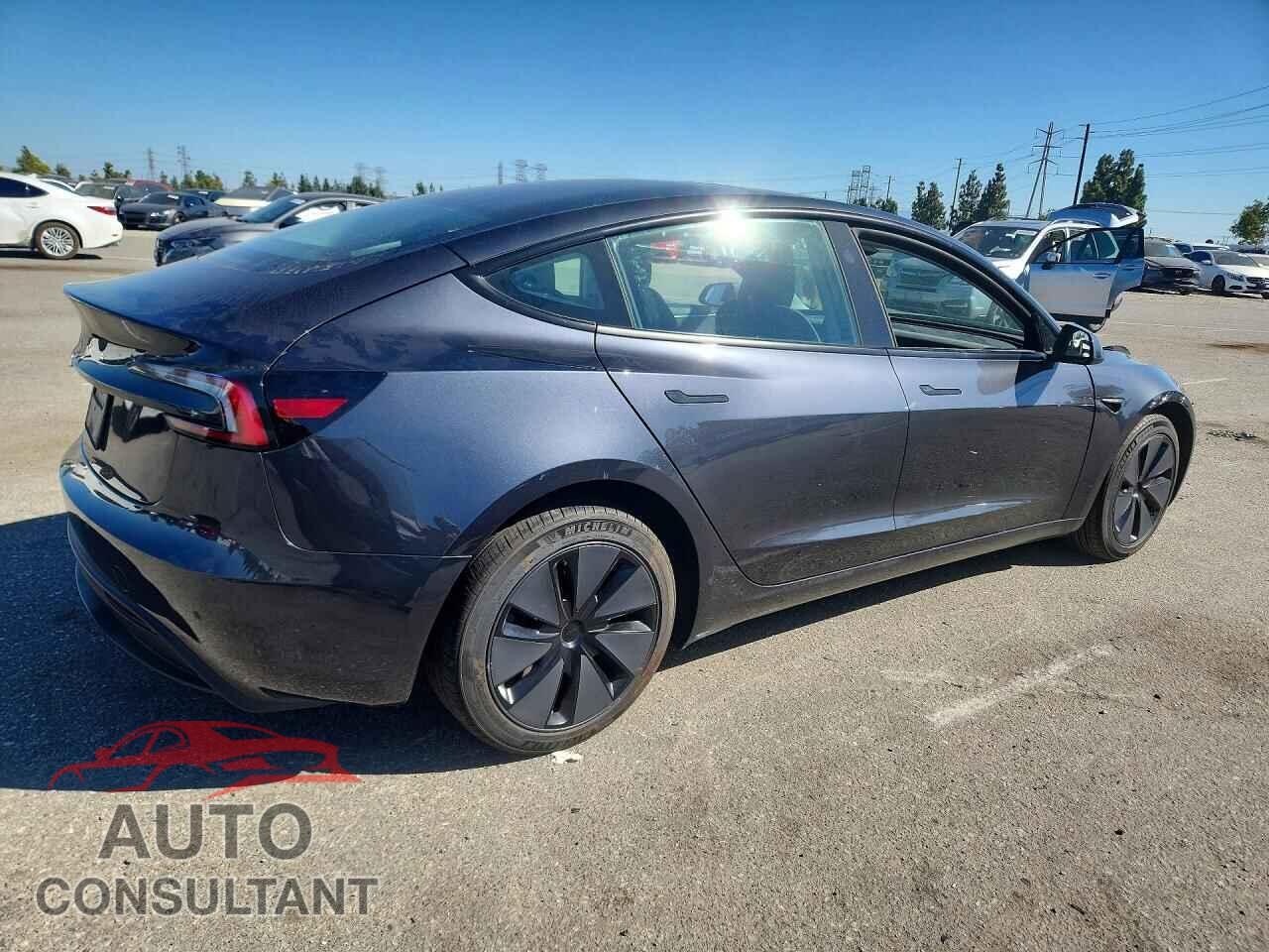 TESLA MODEL 3 2025 - 5YJ3E1EA5SF004152