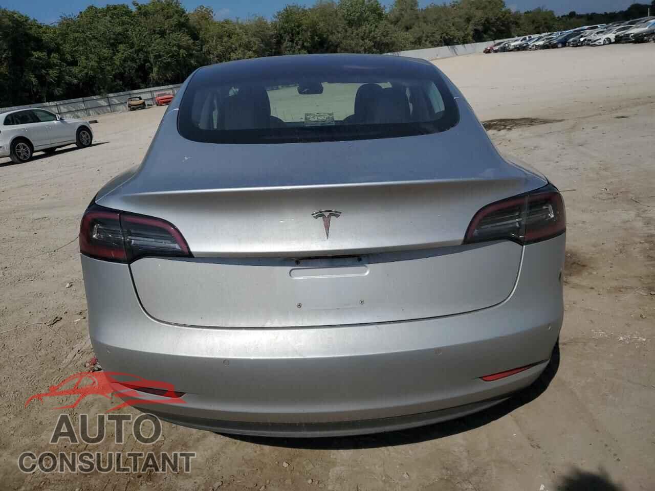 TESLA MODEL 3 2018 - 5YJ3E1EA2JF037494
