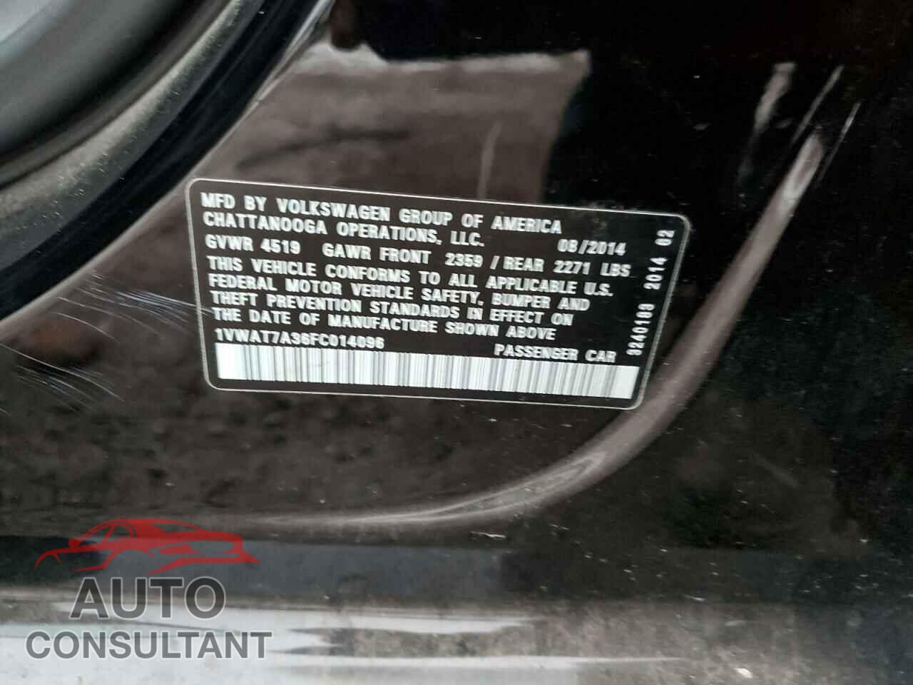 VOLKSWAGEN PASSAT 2015 - 1VWAT7A36FC014096
