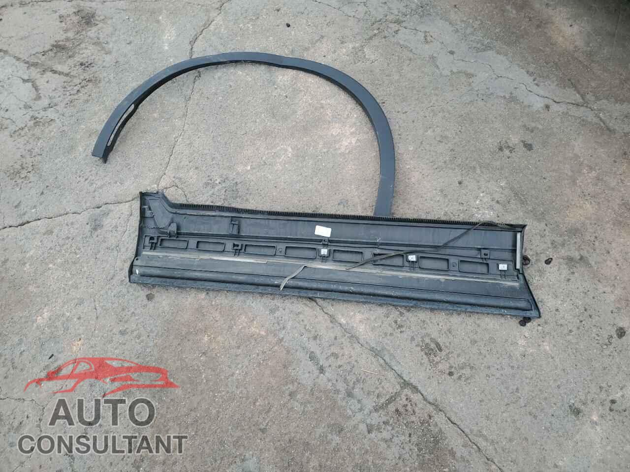 TESLA MODEL Y 2023 - 7SAYGDEE7PF838681