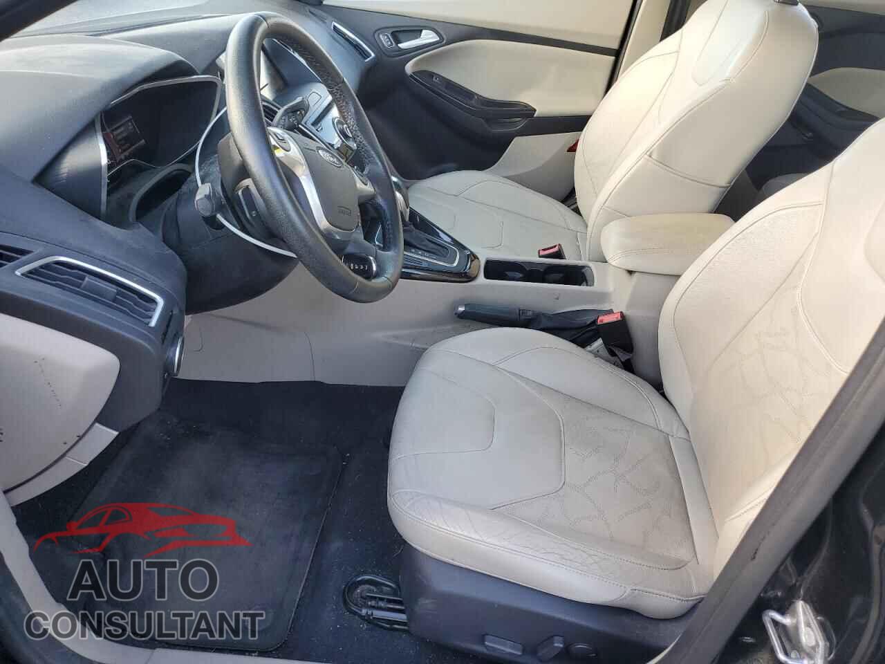 FORD FOCUS 2015 - 1FADP3R4XFL241601