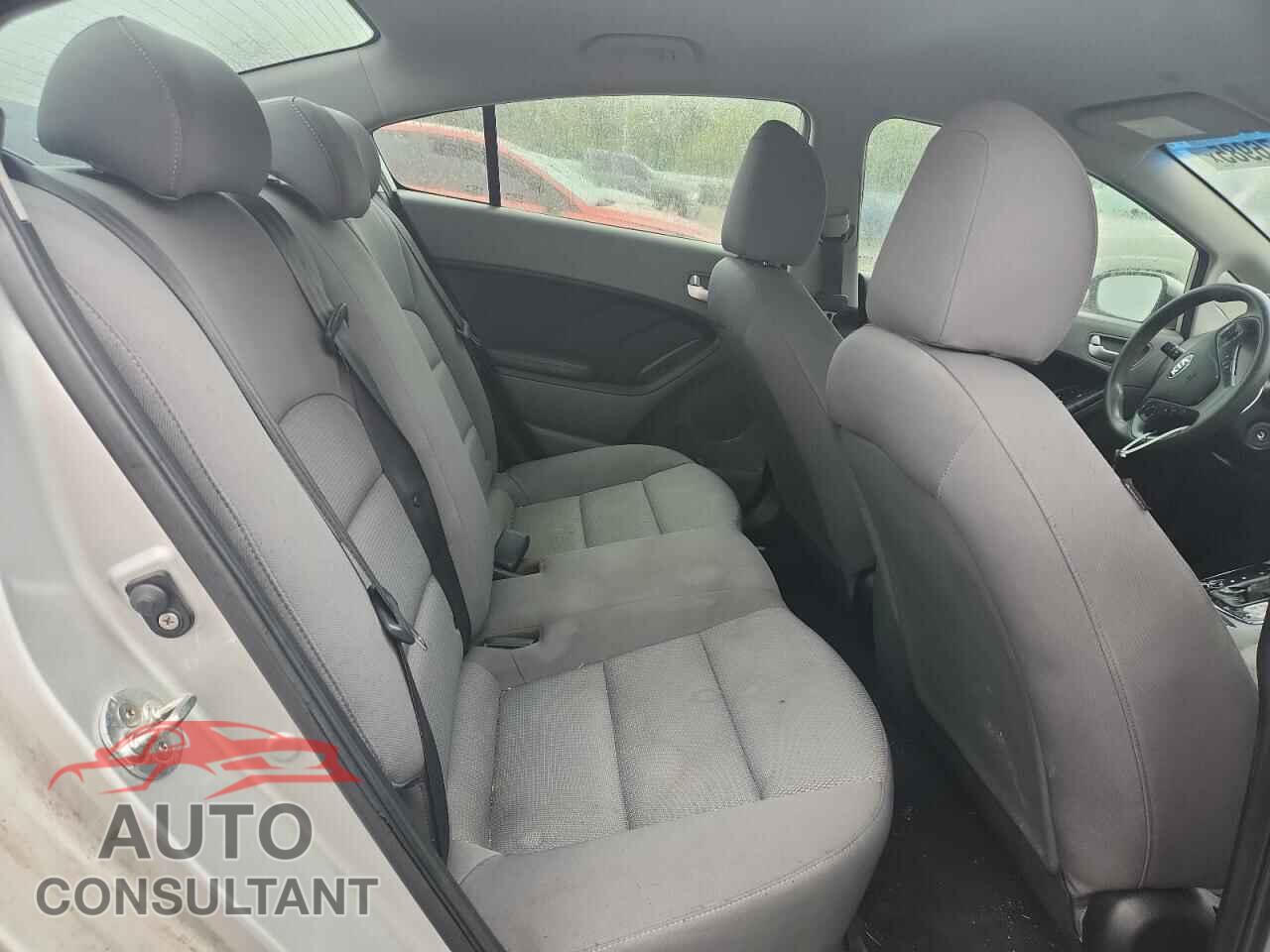 KIA FORTE 2017 - 3KPFK4A70HE017648
