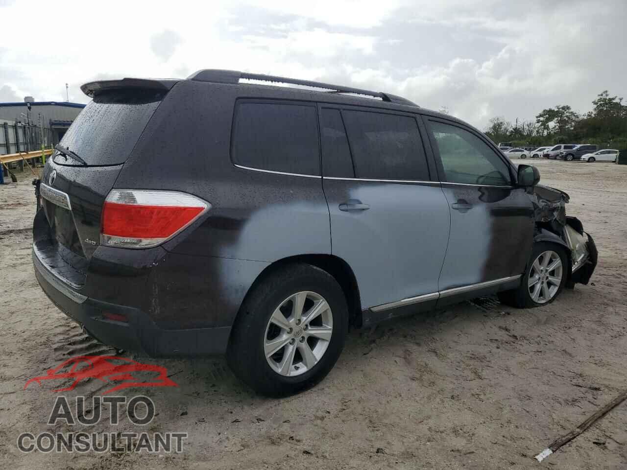 TOYOTA HIGHLANDER 2011 - 5TDBK3EH6BS042837