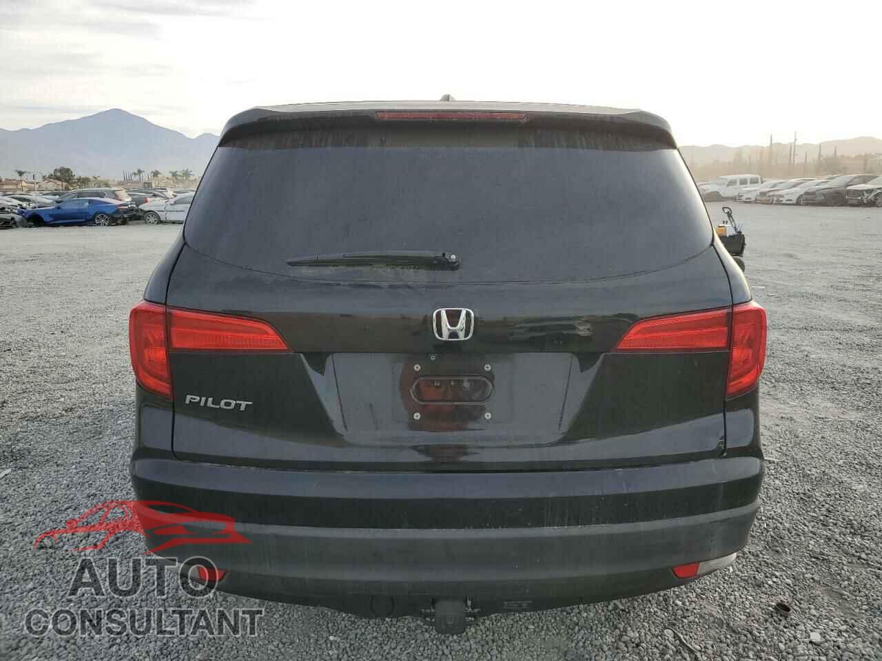 HONDA PILOT 2017 - 5FNYF5H77HB003572