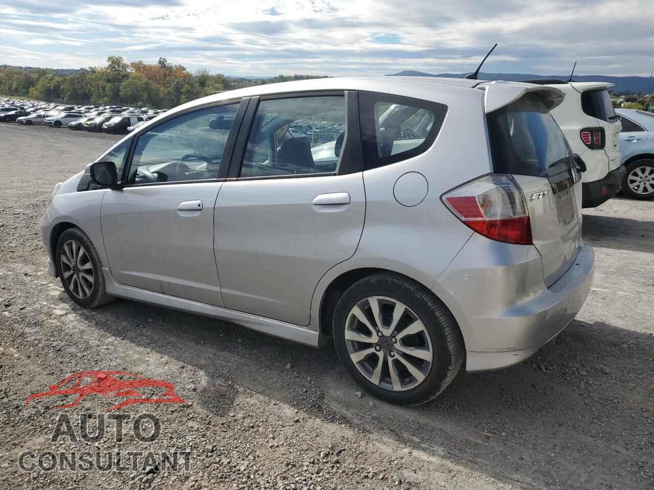 HONDA FIT 2013 - JHMGE8H53DC051266