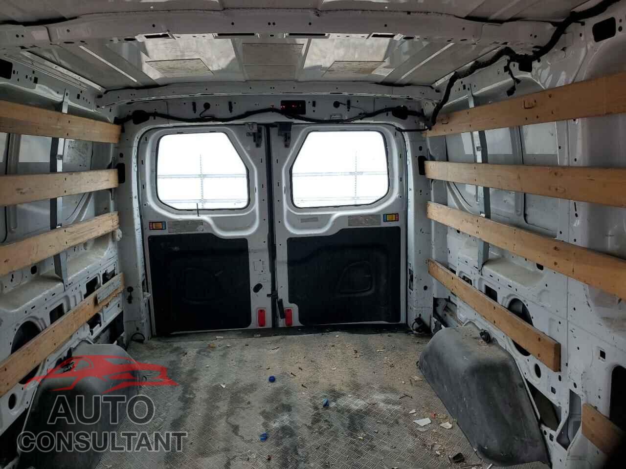 FORD TRANSIT 2017 - 1FTYR1ZM8HKB29561