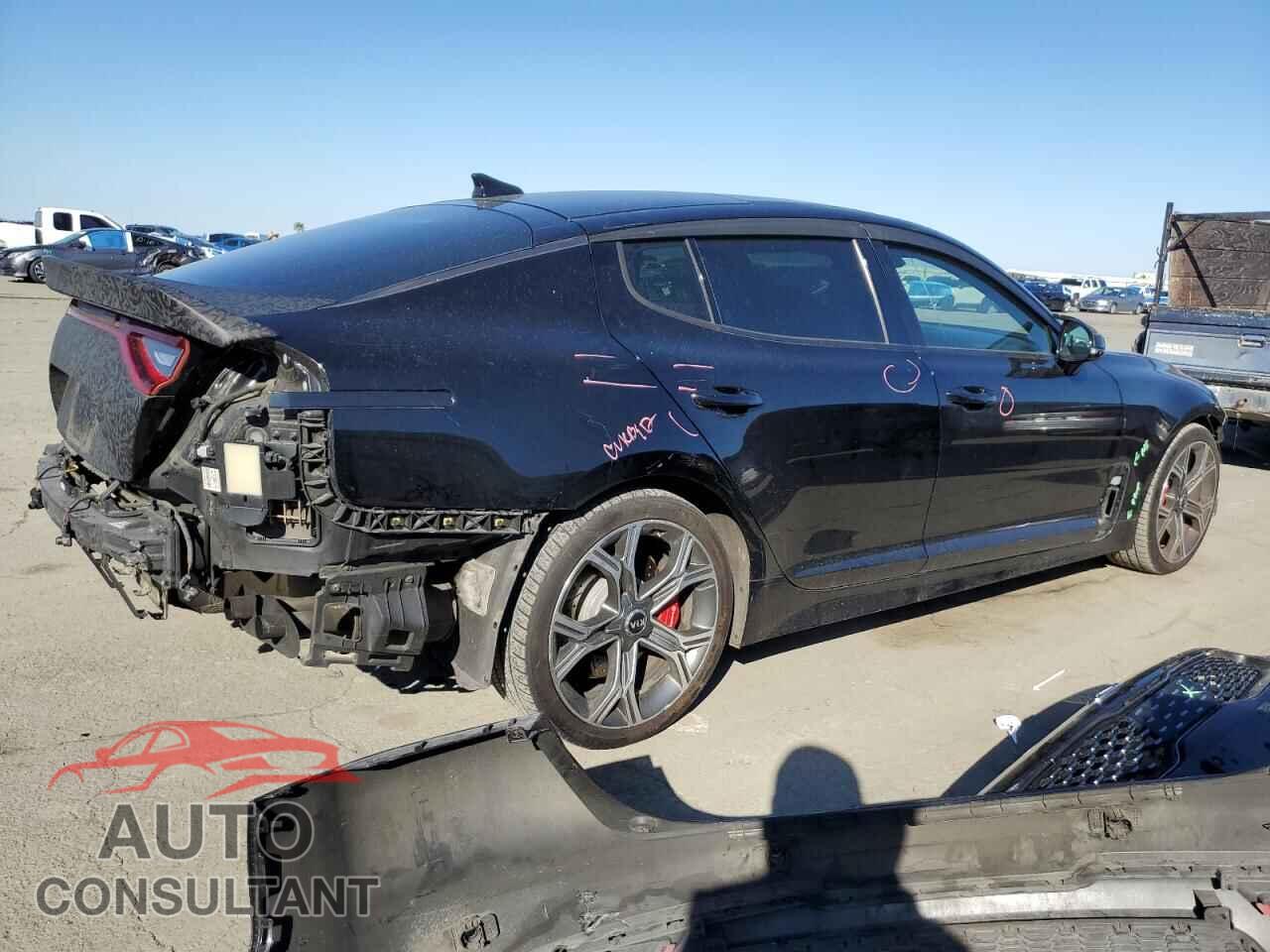 KIA STINGER 2018 - KNAE45LC9J6027996
