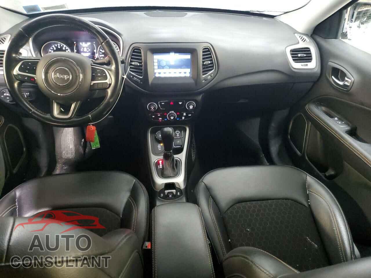 JEEP COMPASS 2020 - 3C4NJDBB9LT255908