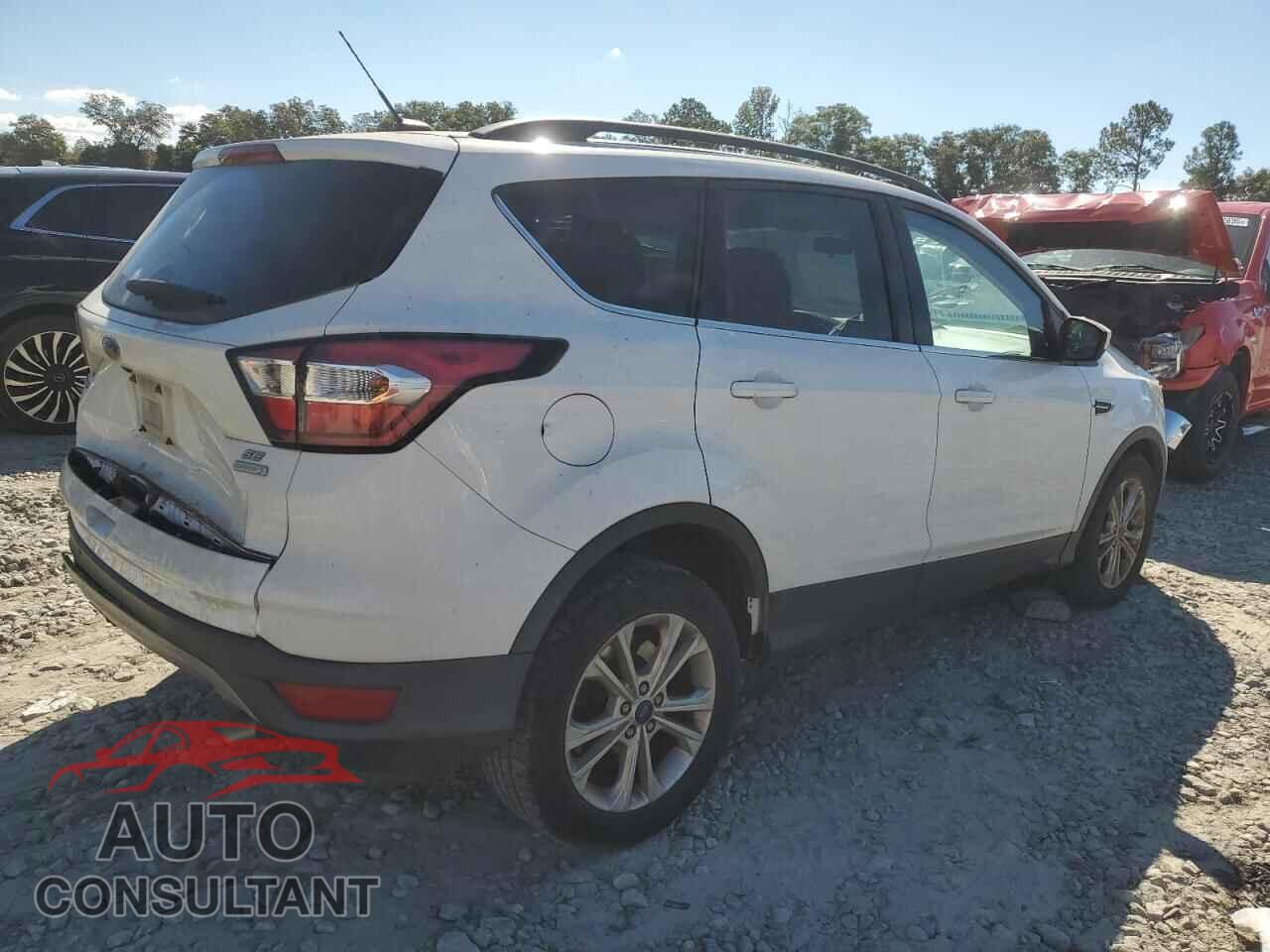 FORD ESCAPE 2017 - 1FMCU0GDXHUB82235