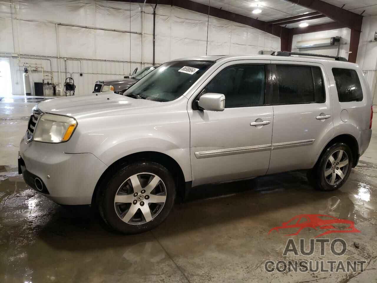 HONDA PILOT 2015 - 5FNYF4H9XFB055190