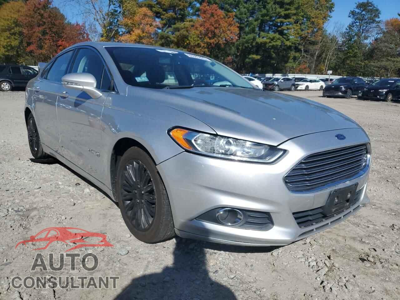 FORD FUSION 2015 - 3FA6P0LU2FR241139