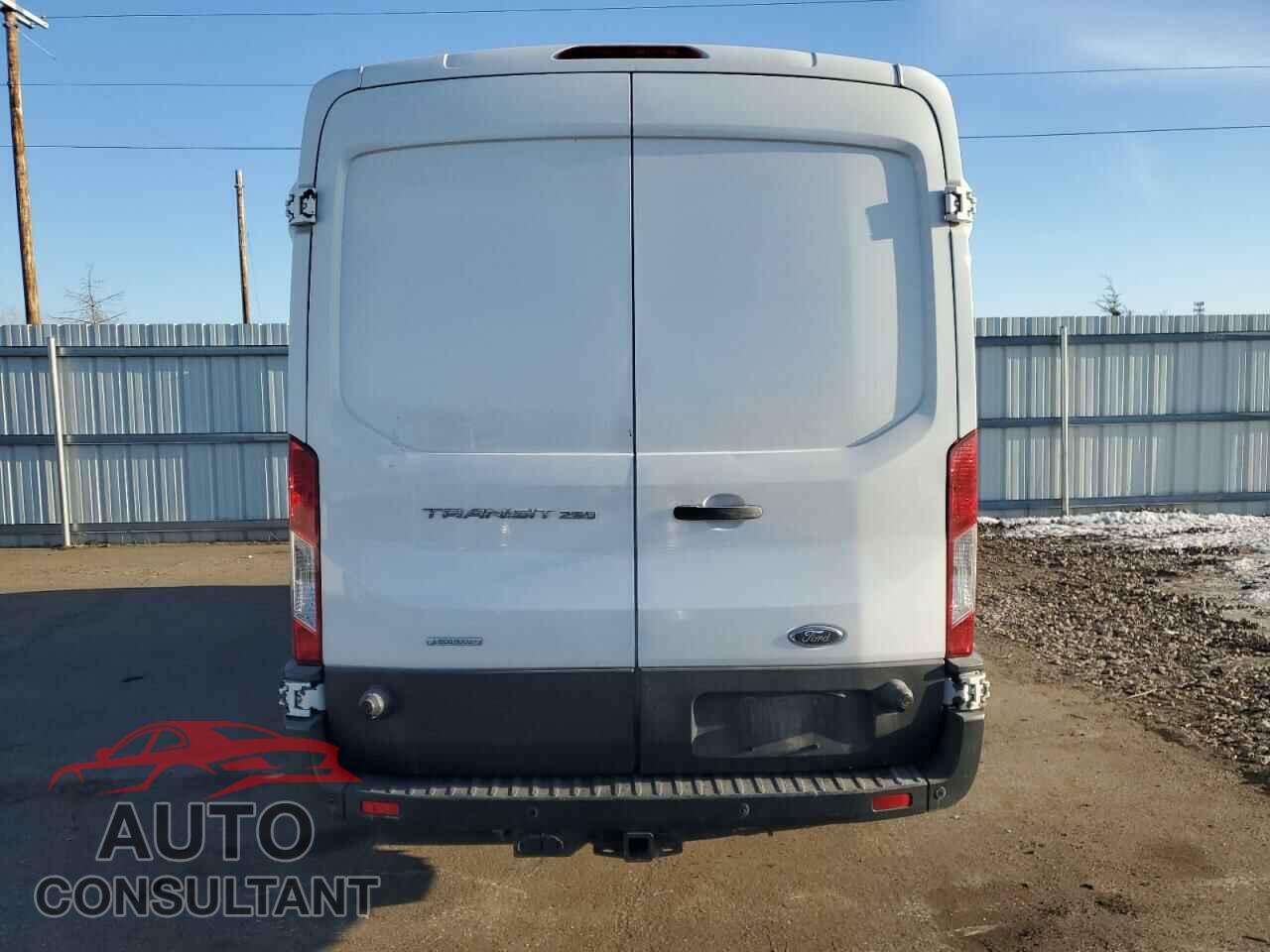 FORD TRANSIT 2015 - 1FTYR2CG3FKA15697