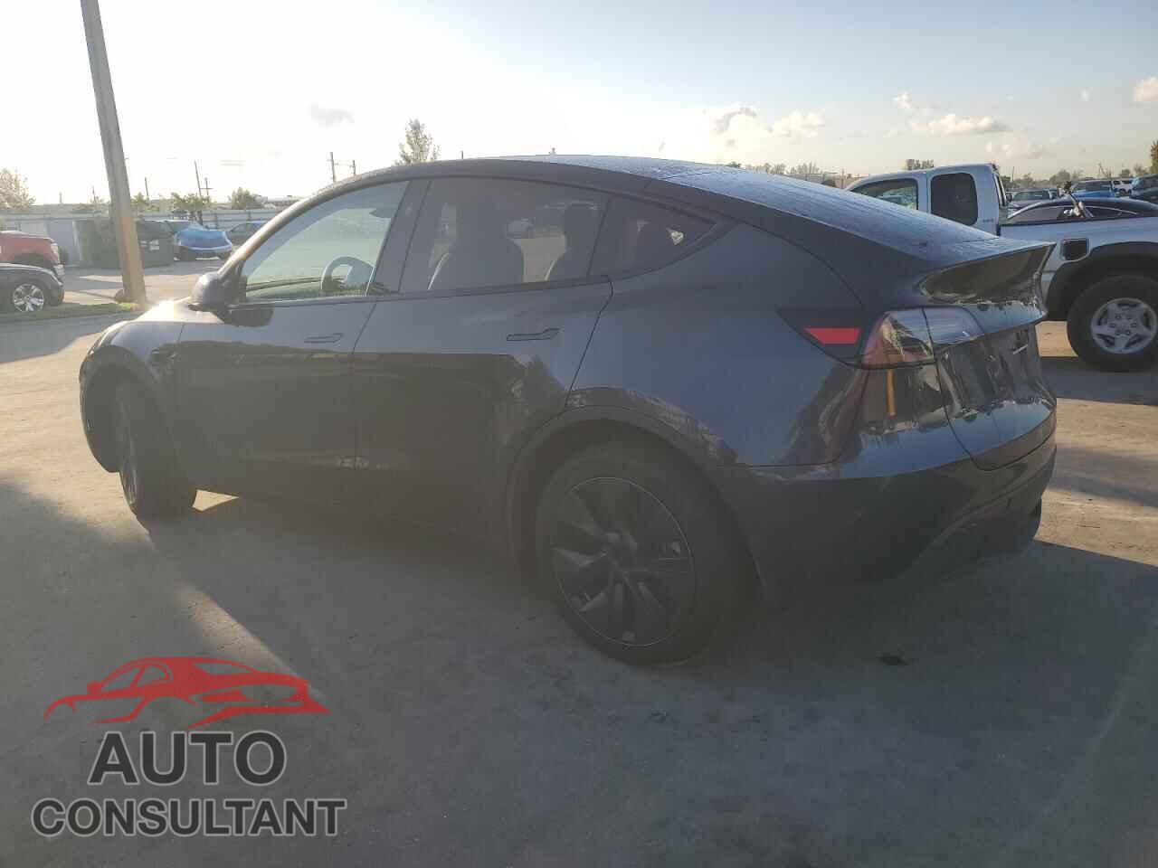 TESLA MODEL Y 2025 - 7SAYGDED6SA377714