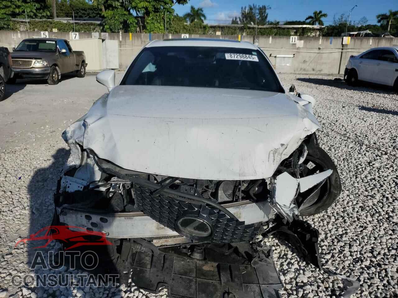 LEXUS IS 2017 - JTHBA1D25H5039879