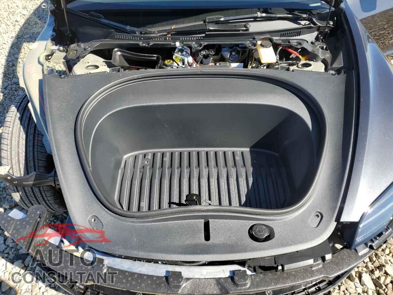 TESLA MODEL 3 2025 - 5YJ3E1EAXSF057395