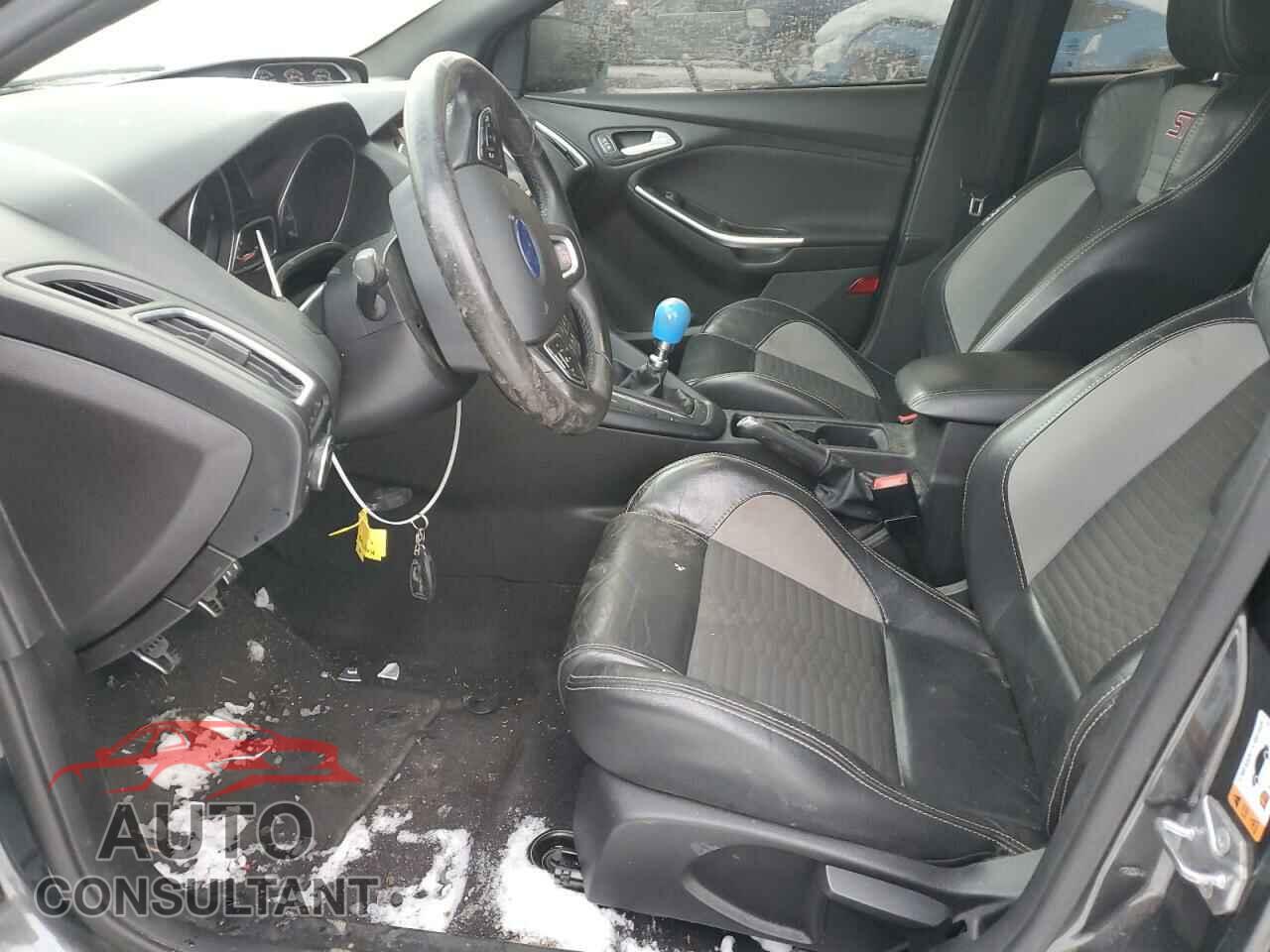 FORD FOCUS 2018 - 1FADP3L98JL291877