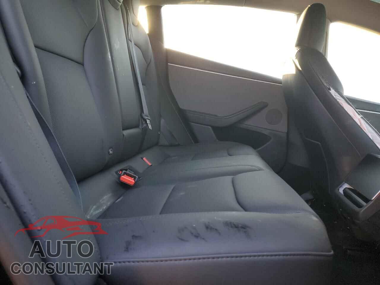 TESLA MODEL 3 2025 - 5YJ3E1EA3SF068335