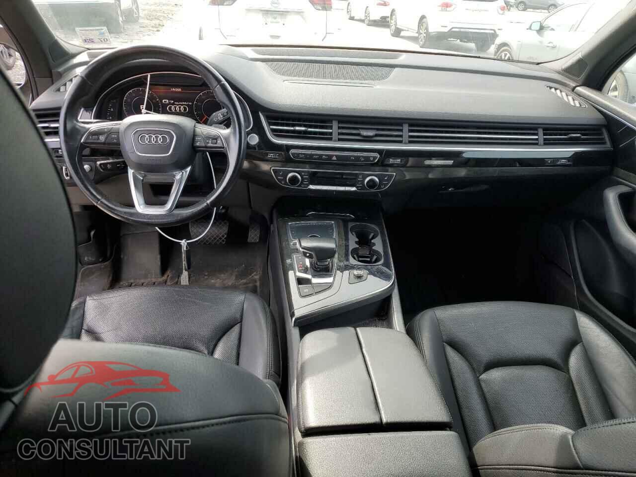 AUDI Q7 2017 - WA1VAAF74HD021400