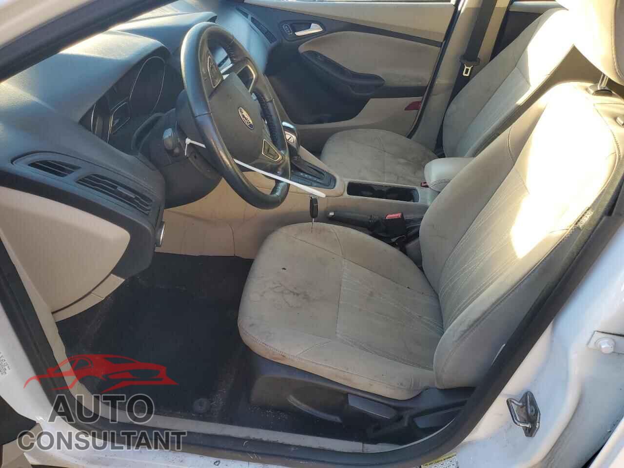 FORD FOCUS 2015 - 1FADP3K21FL365717
