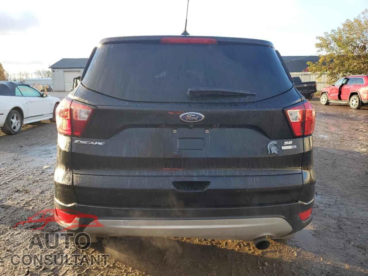 FORD ESCAPE 2019 - 1FMCU9GD5KUB55763