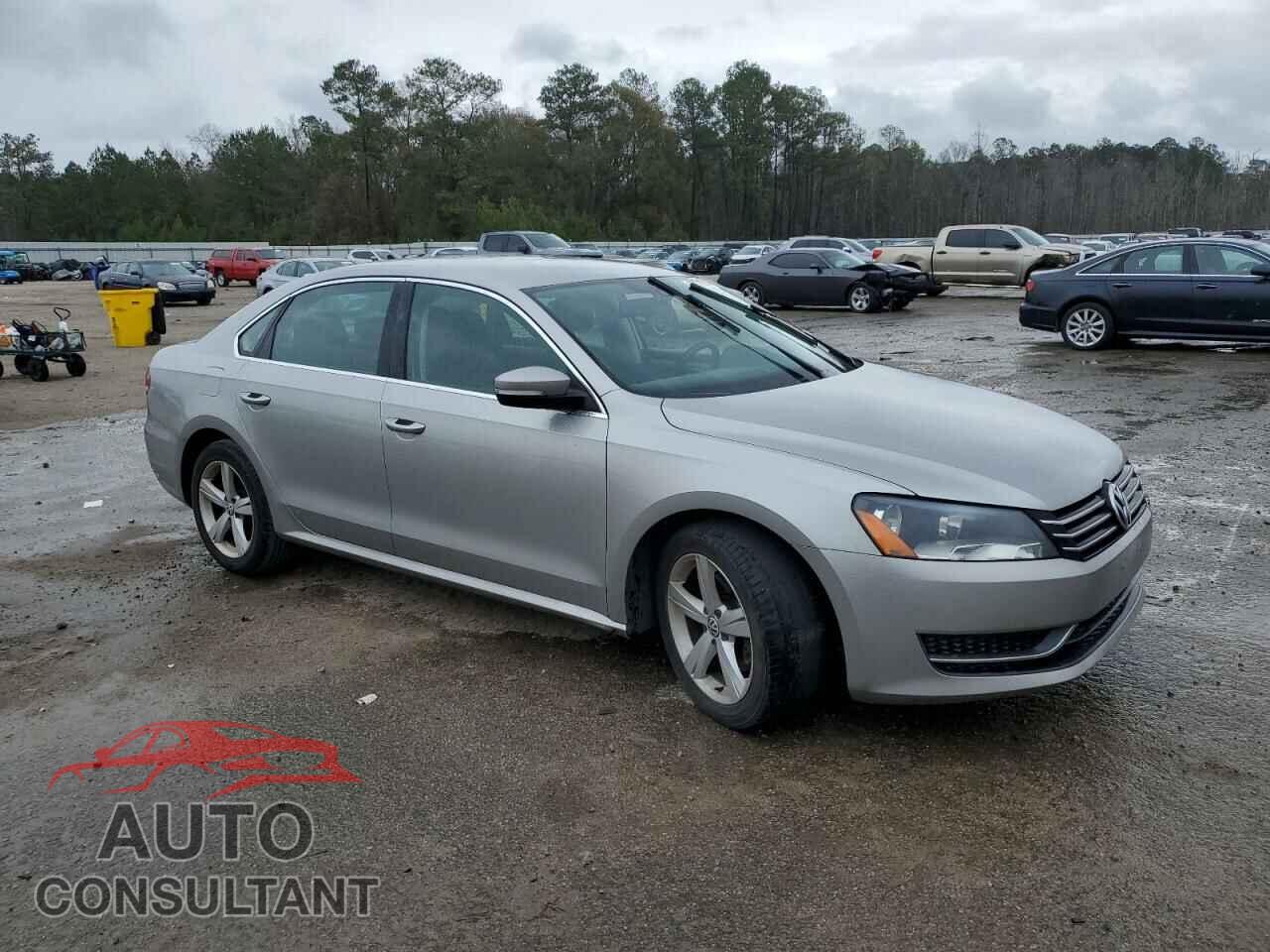 VOLKSWAGEN PASSAT 2013 - 1VWBP7A30DC100977