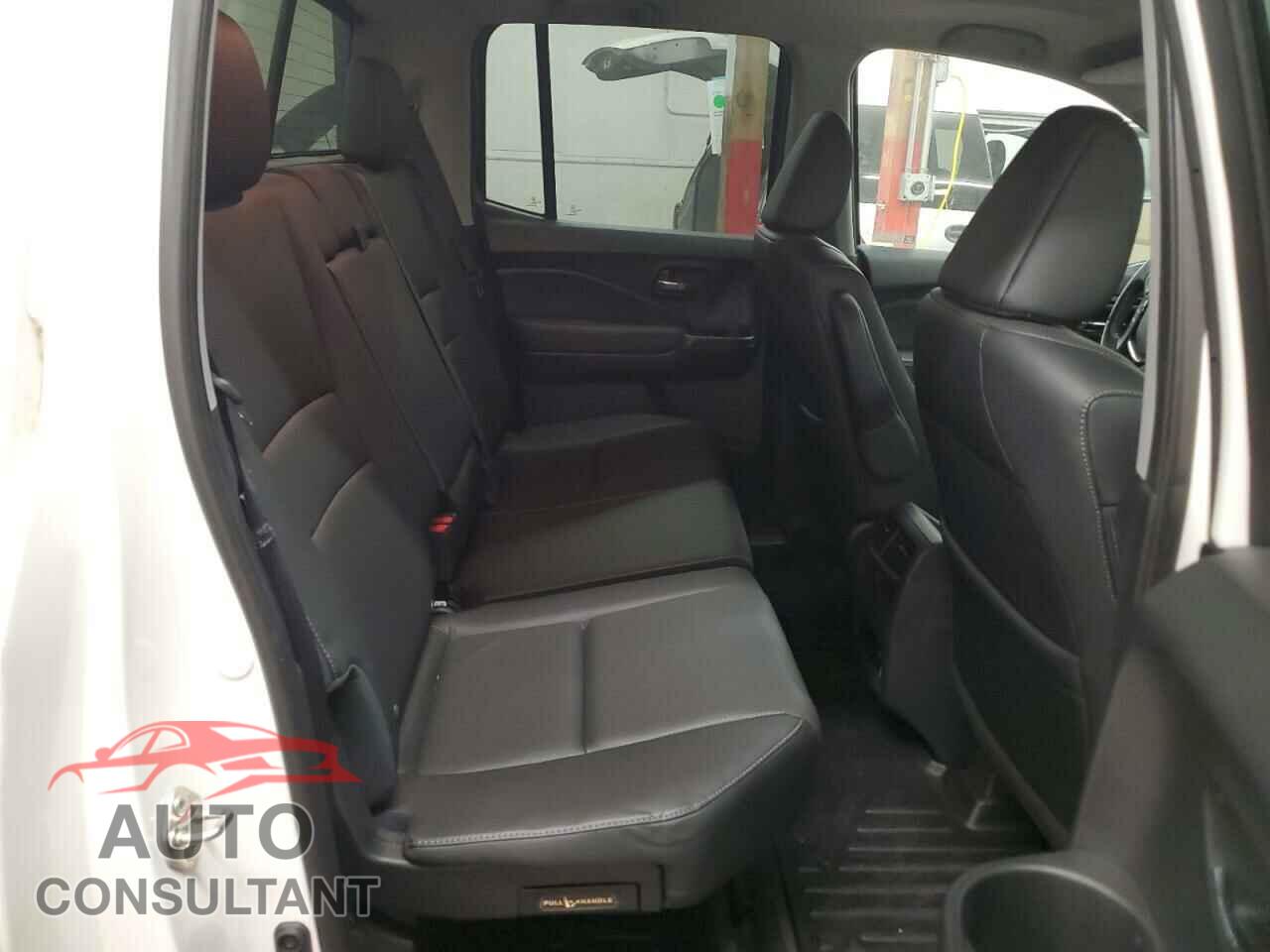 HONDA RIDGELINE 2018 - 5FPYK3F76JB015213