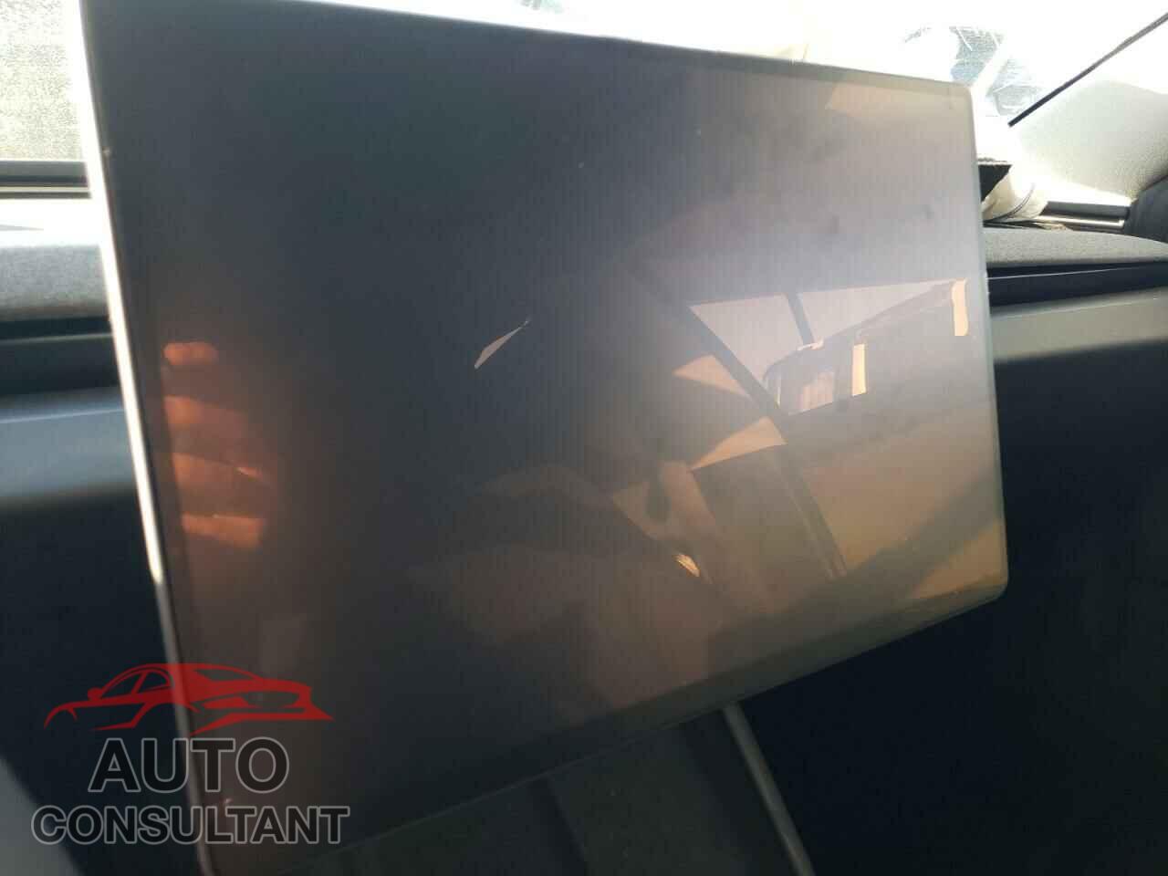 TESLA MODEL 3 2024 - 5YJ3E1EA5RF846628