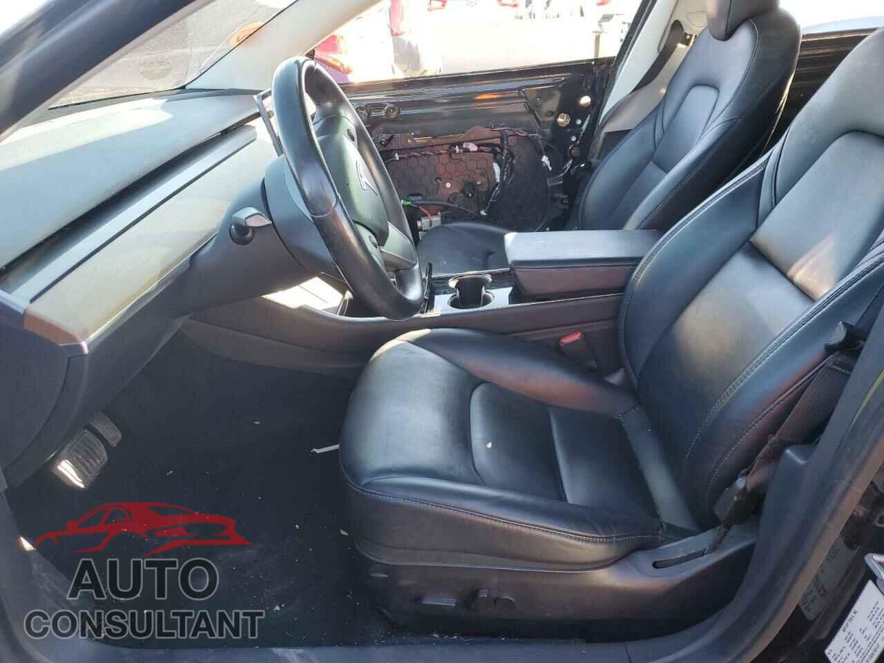 TESLA MODEL 3 2019 - 5YJ3E1EB2KF385127