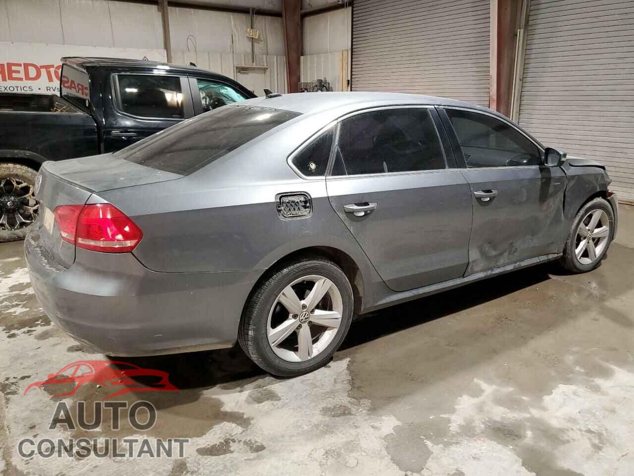 VOLKSWAGEN PASSAT 2013 - 1VWBP7A39DC051049