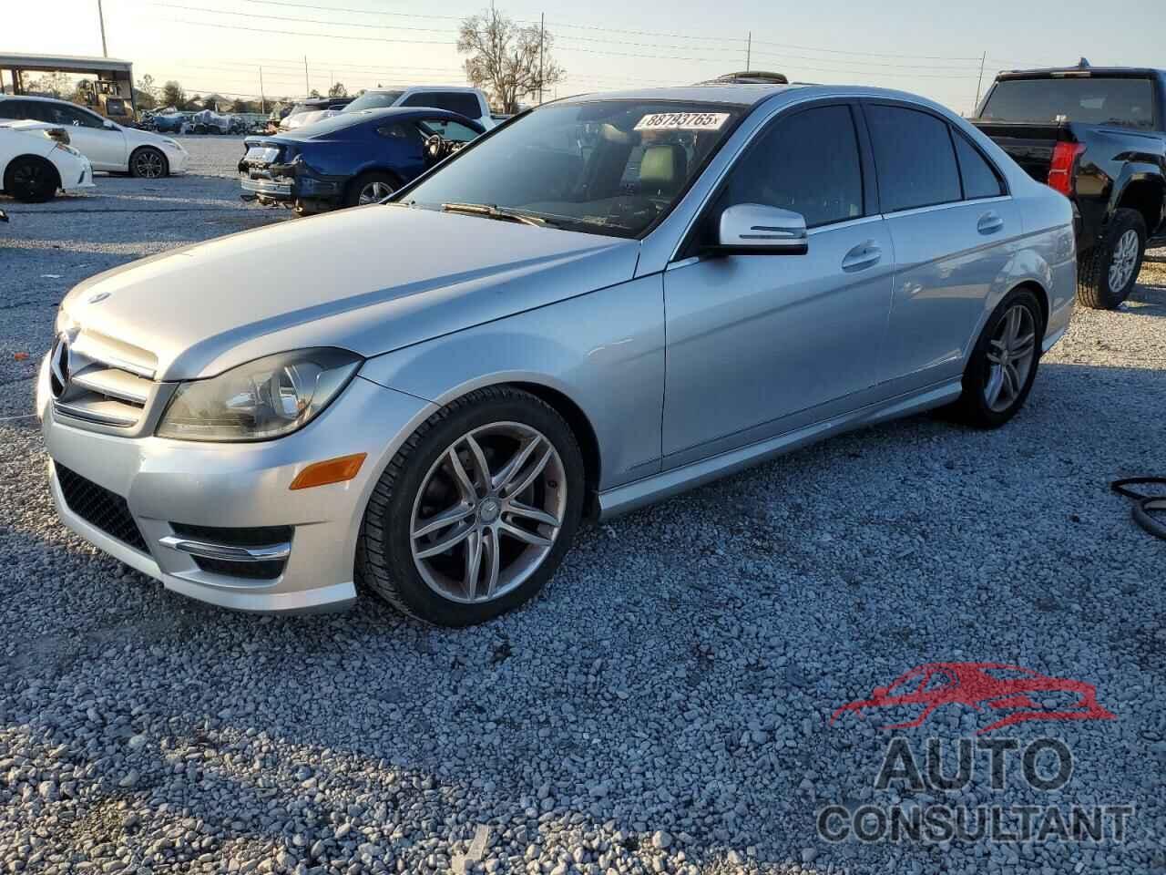 MERCEDES-BENZ C-CLASS 2013 - WDDGF4HB1DR280982