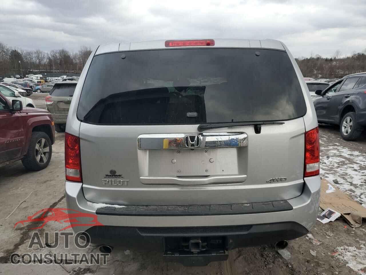 HONDA PILOT 2015 - 5FNYF4H50FB064607