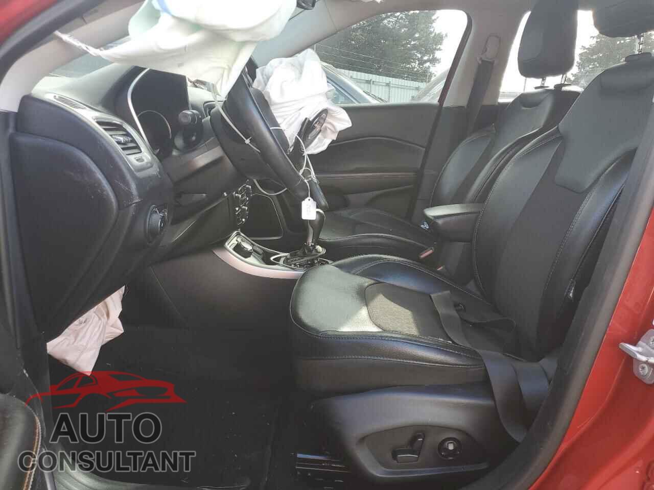 JEEP COMPASS 2018 - 3C4NJDBB8JT333530