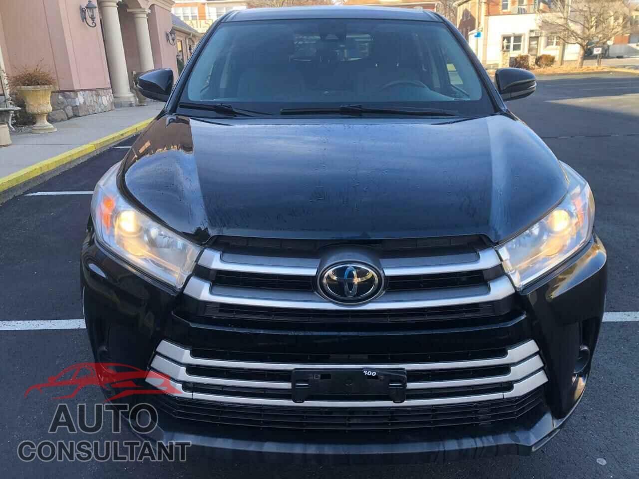 TOYOTA HIGHLANDER 2018 - 5TDBZRFH4JS899749