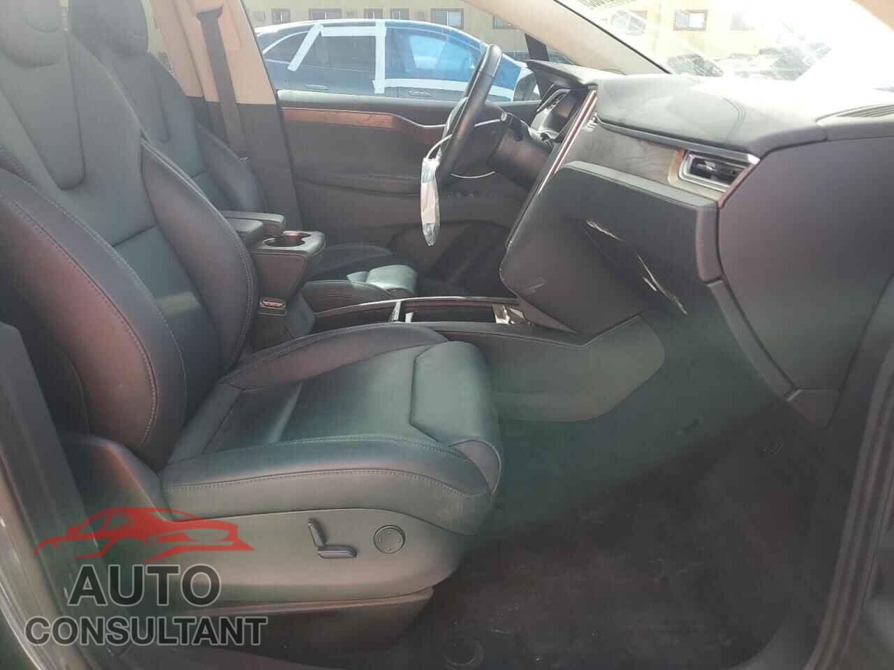 TESLA MODEL X 2017 - 5YJXCBE24HF070223
