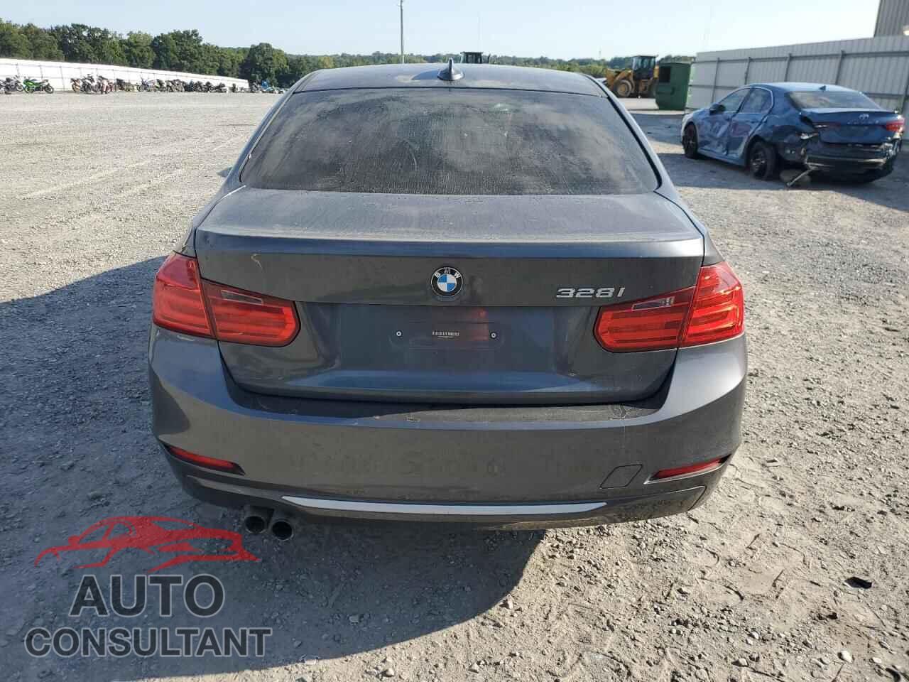 BMW 3 SERIES 2013 - WBA3C1C55DF439308