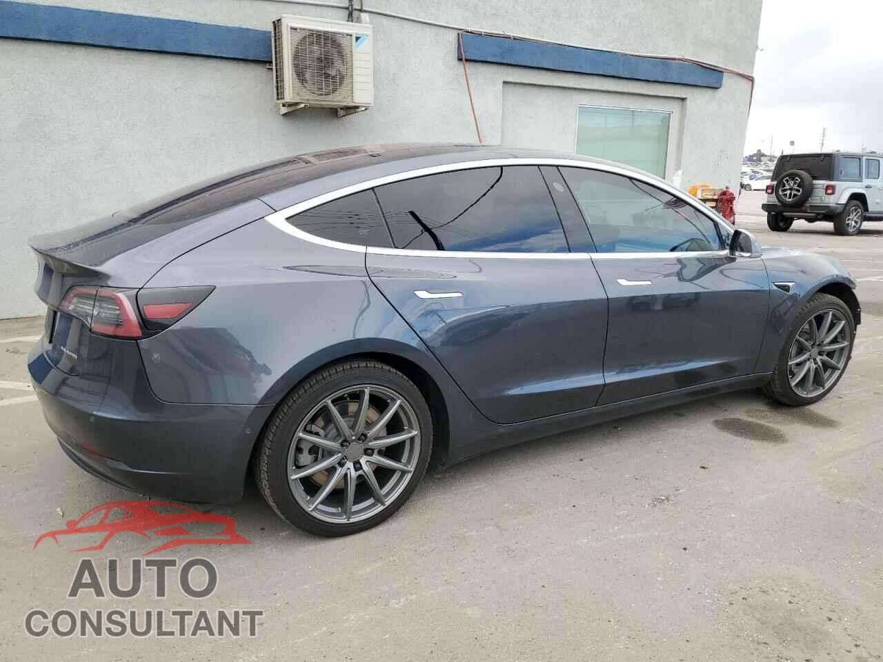 TESLA MODEL 3 2019 - 5YJ3E1EB3KF209672