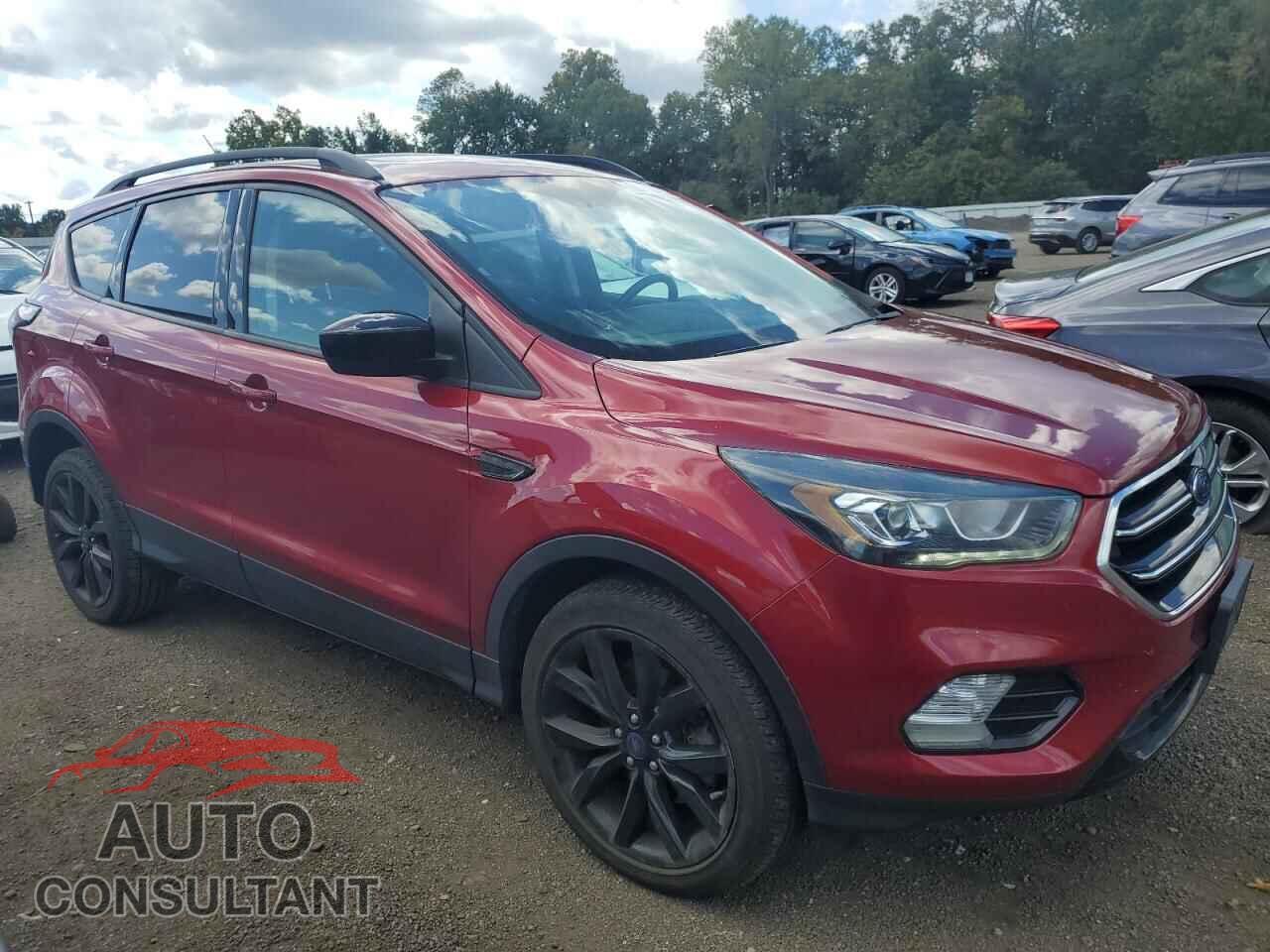 FORD ESCAPE 2017 - 1FMCU9GD8HUC73671