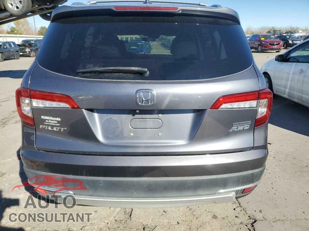 HONDA PILOT 2019 - 5FNYF6H69KB094526