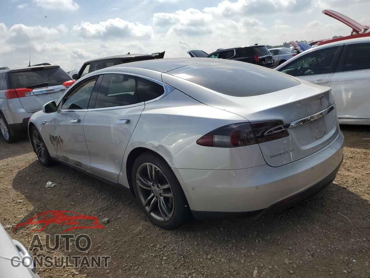TESLA MODEL S 2015 - 5YJSA1E29FF119133