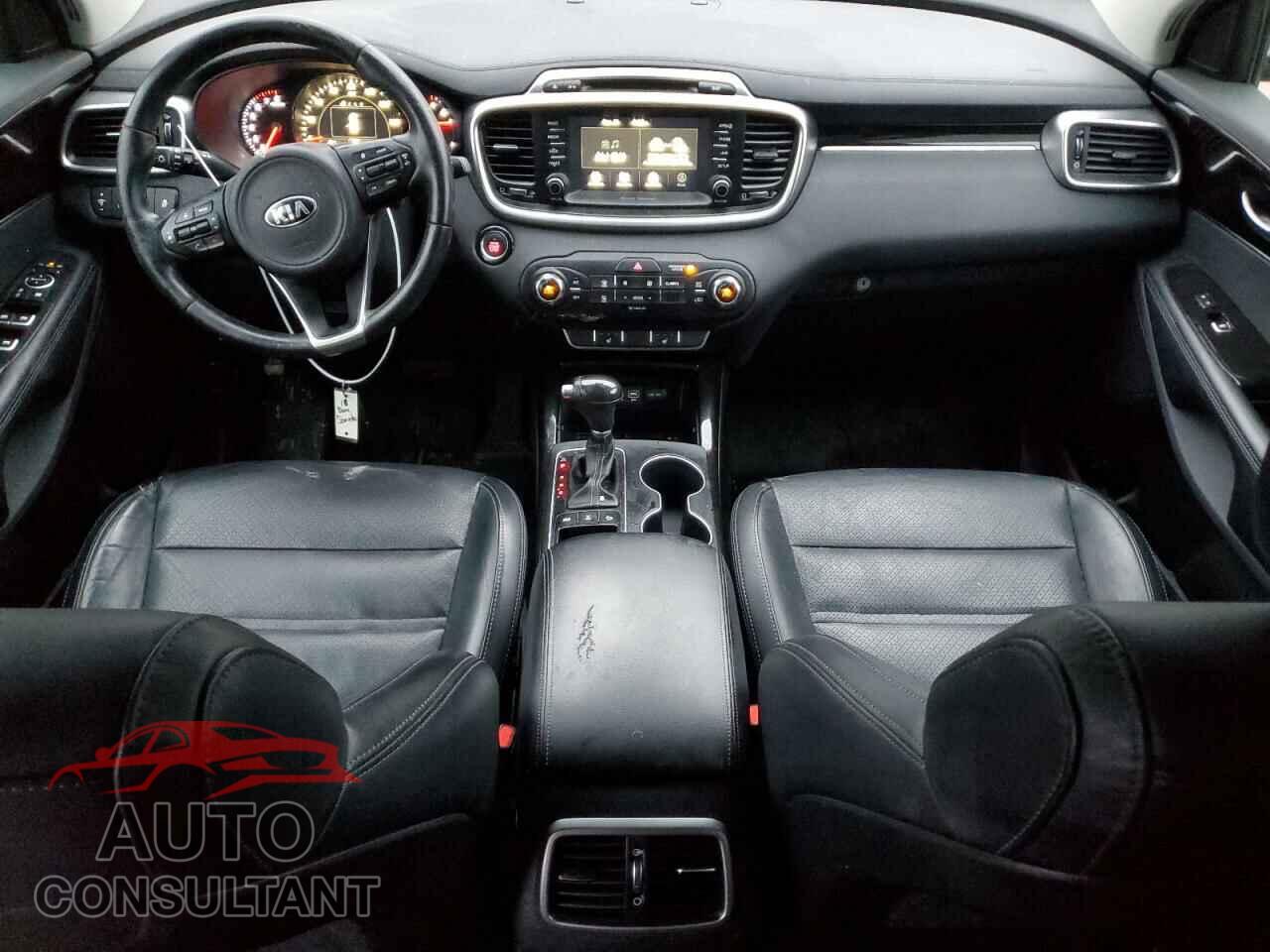 KIA SORENTO 2018 - 5XYPHDA58JG384906