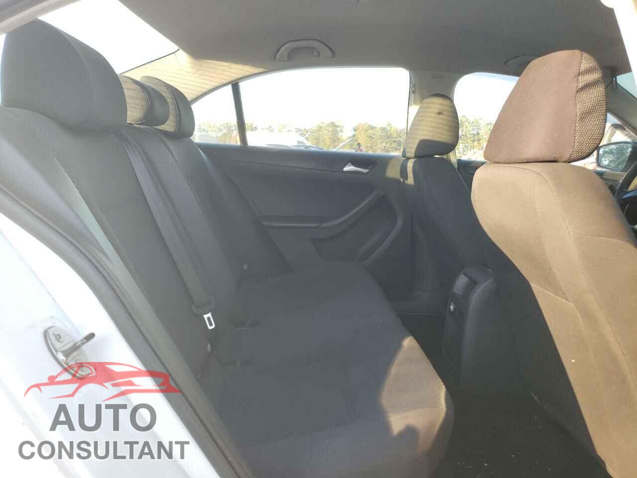 VOLKSWAGEN JETTA 2013 - 3VW2K7AJ7DM432443