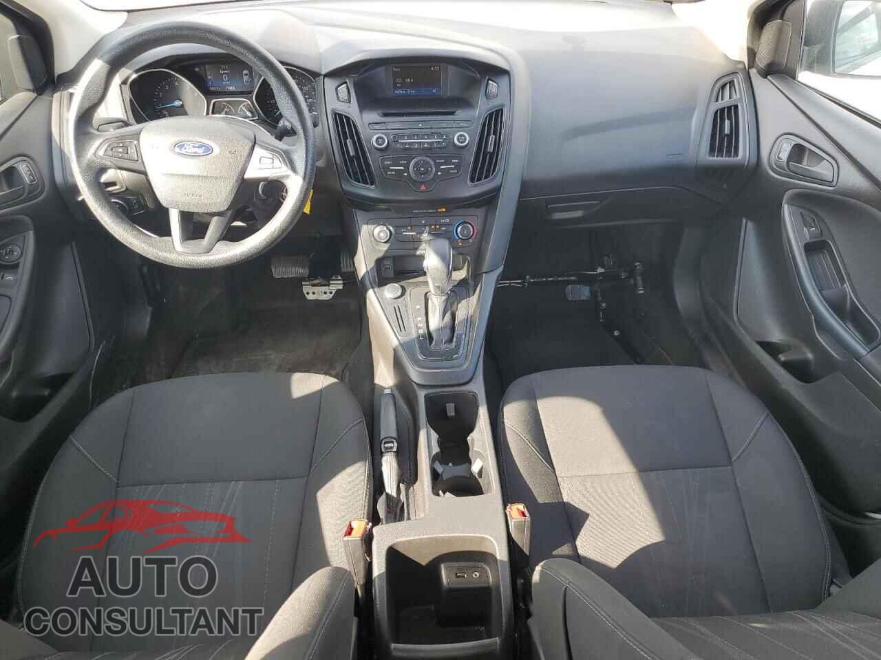FORD FOCUS 2017 - 1FADP3E24HL209234