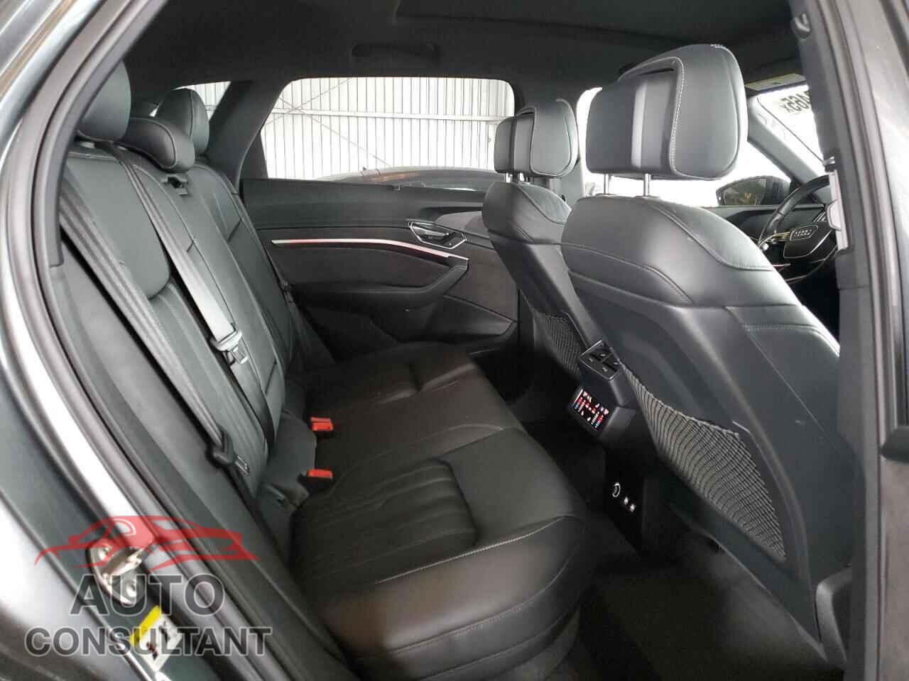 AUDI E-TRON 2019 - WA1VAAGE3KB006077