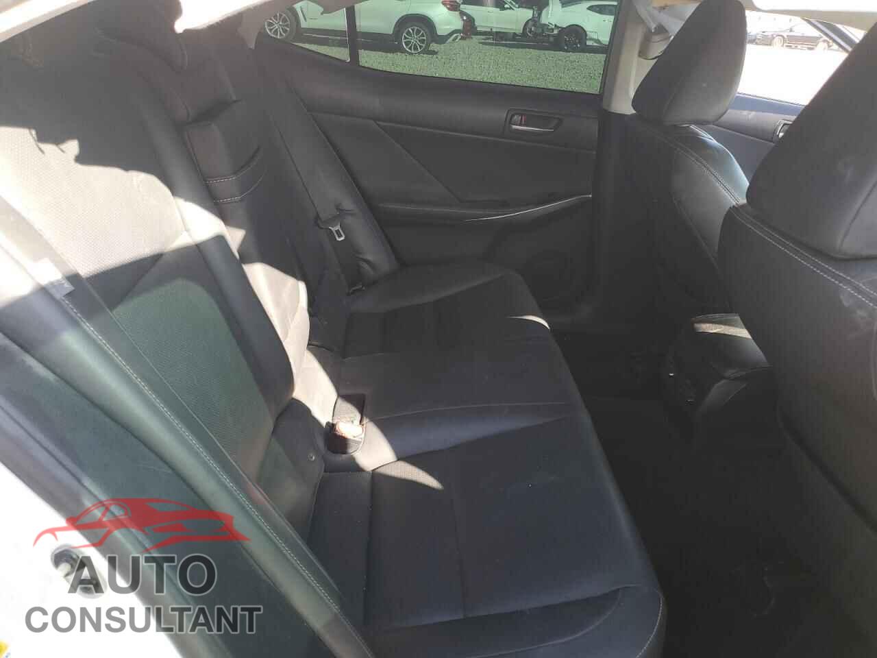 LEXUS IS 2017 - JTHBA1D20H5049655