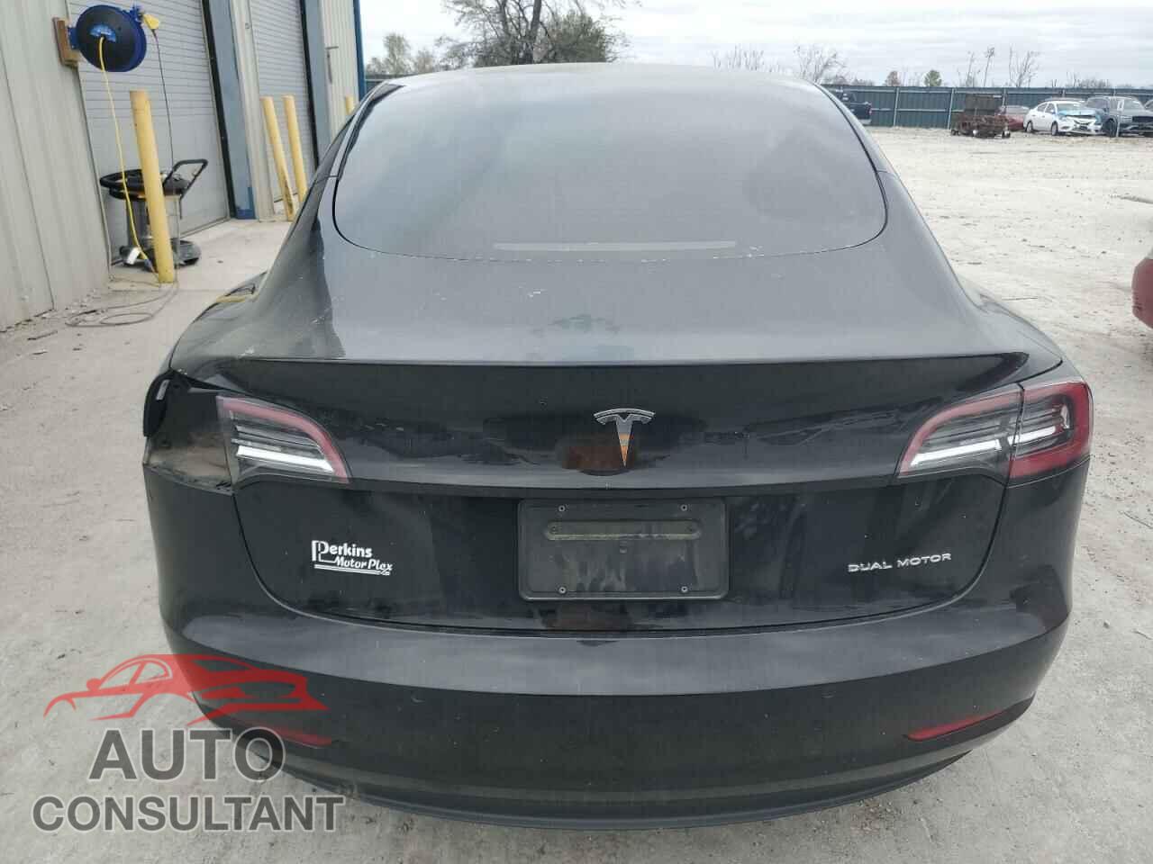 TESLA MODEL 3 2021 - 5YJ3E1EBXMF869517