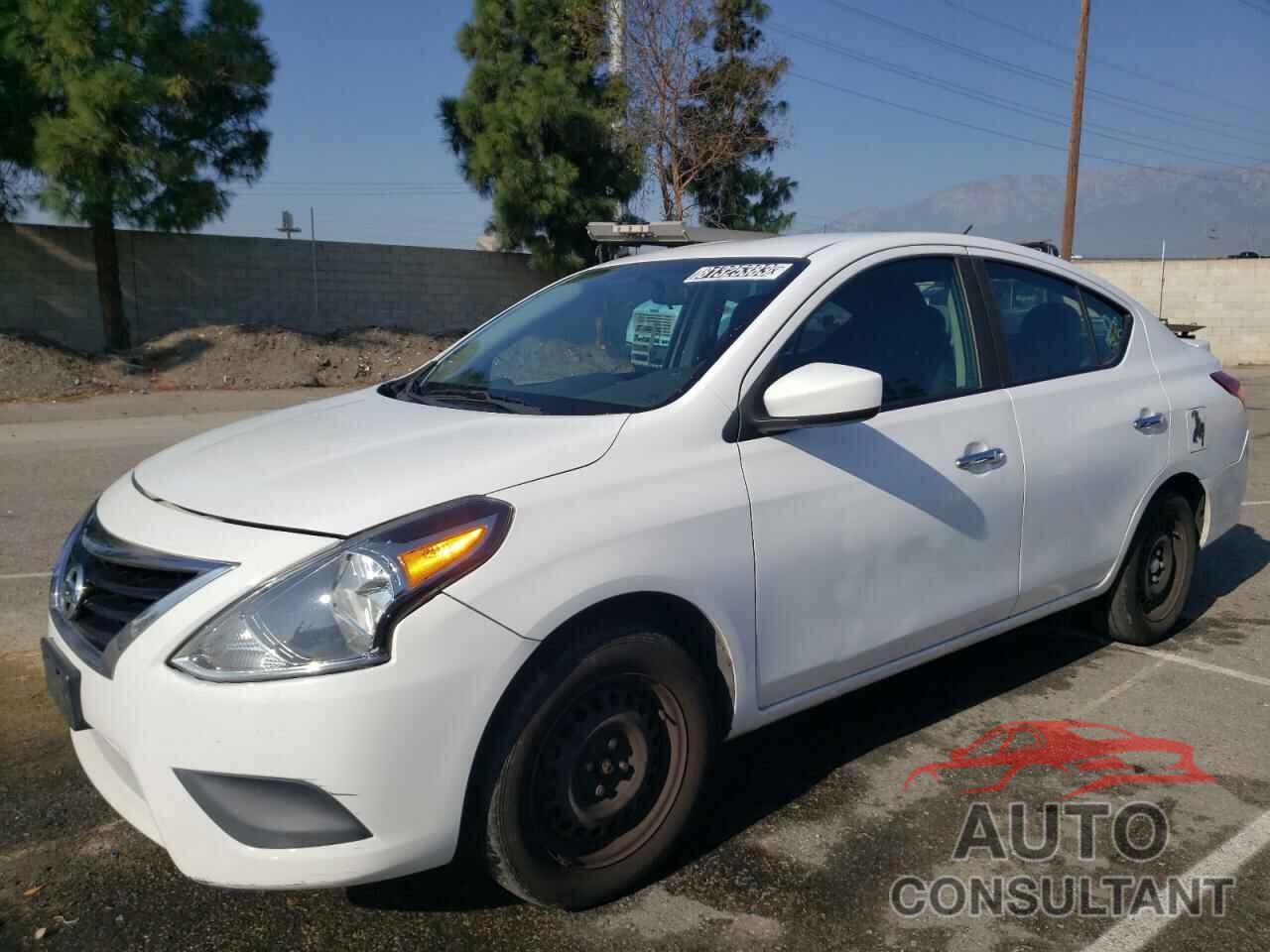 NISSAN VERSA 2019 - 3N1CN7AP4KL852461