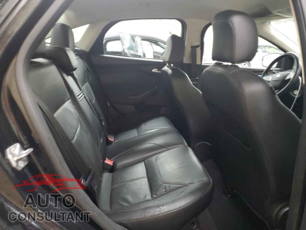FORD FOCUS 2015 - 1FADP3F22FL260405