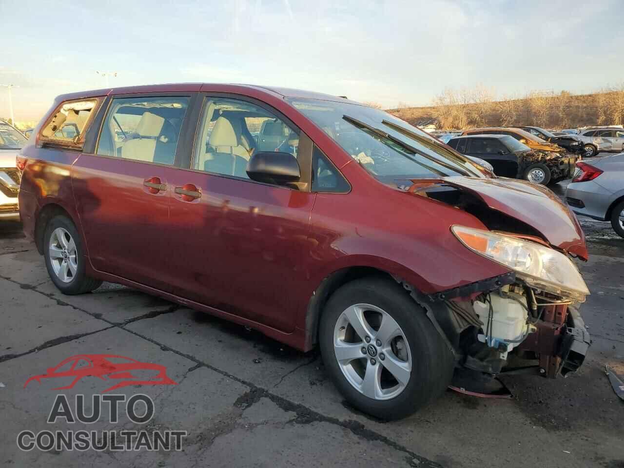 TOYOTA SIENNA 2018 - 5TDZZ3DC3JS918505