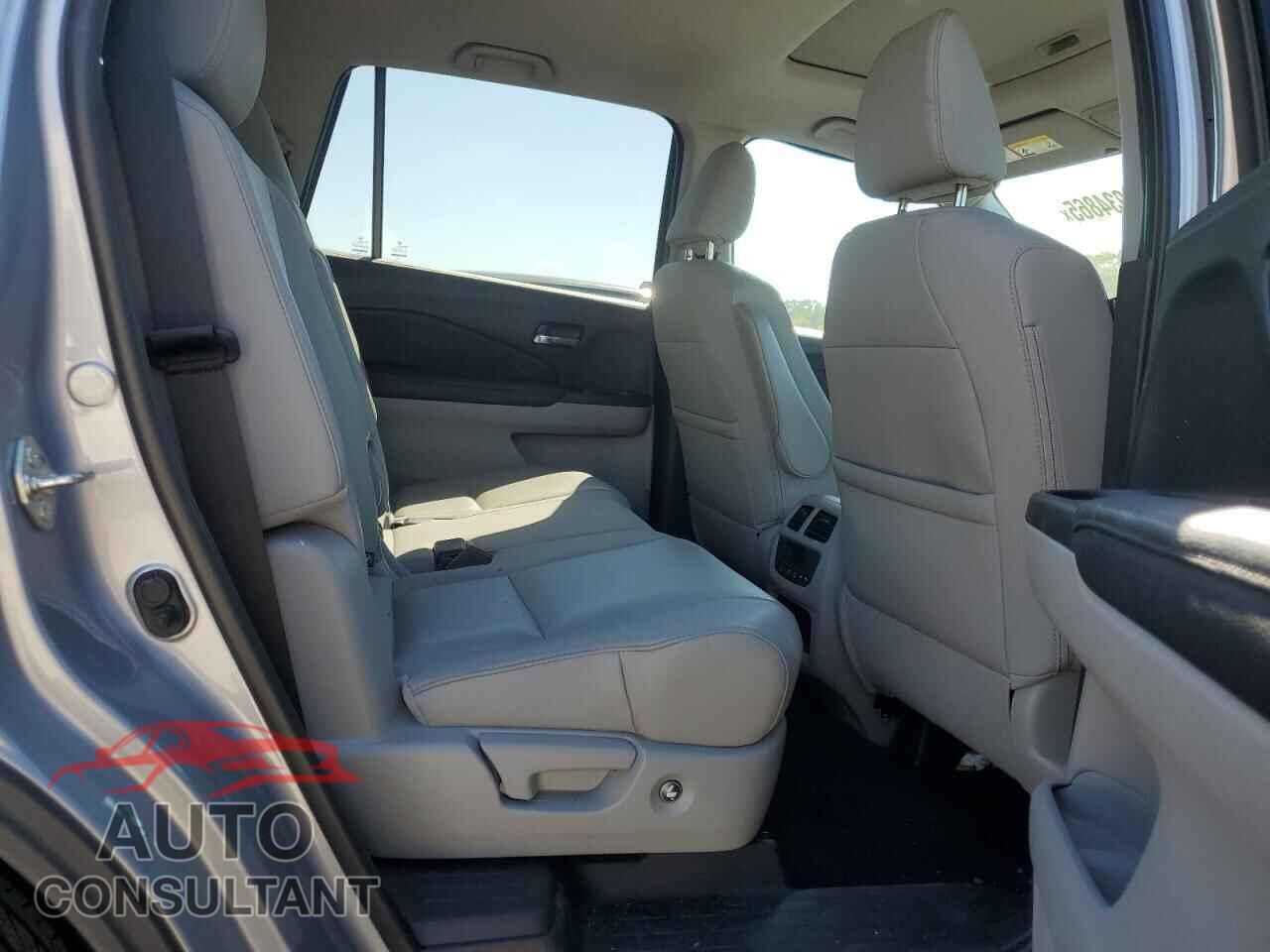 HONDA PILOT 2017 - 5FNYF6H79HB080739