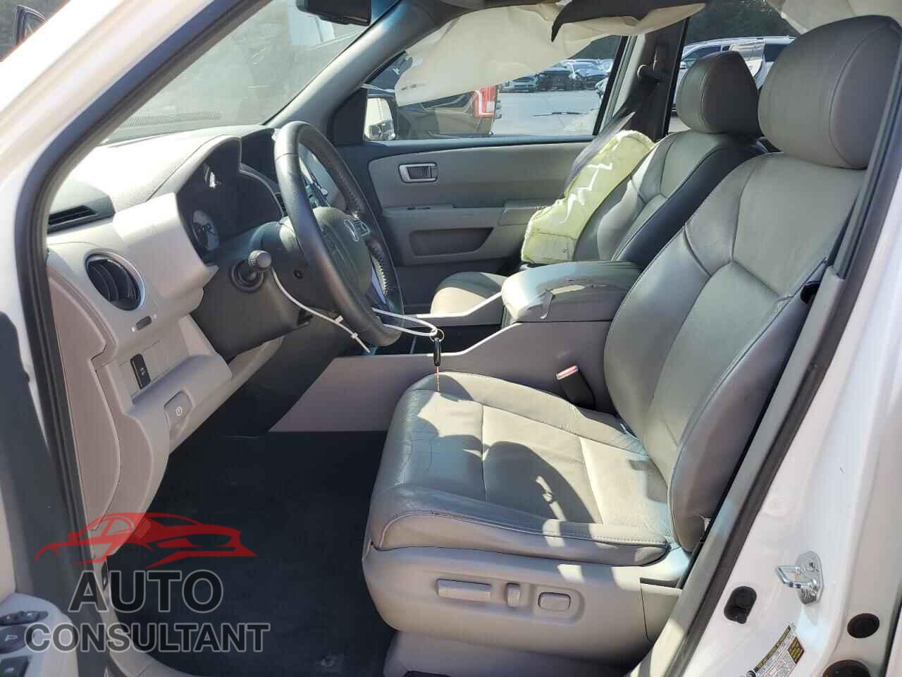 HONDA PILOT 2011 - 5FNYF3H69BB017556